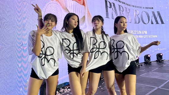 실용무용예술계열 2NE1 '박봄 스페셜 팬 콘서트 in 베트남' 백업 참여